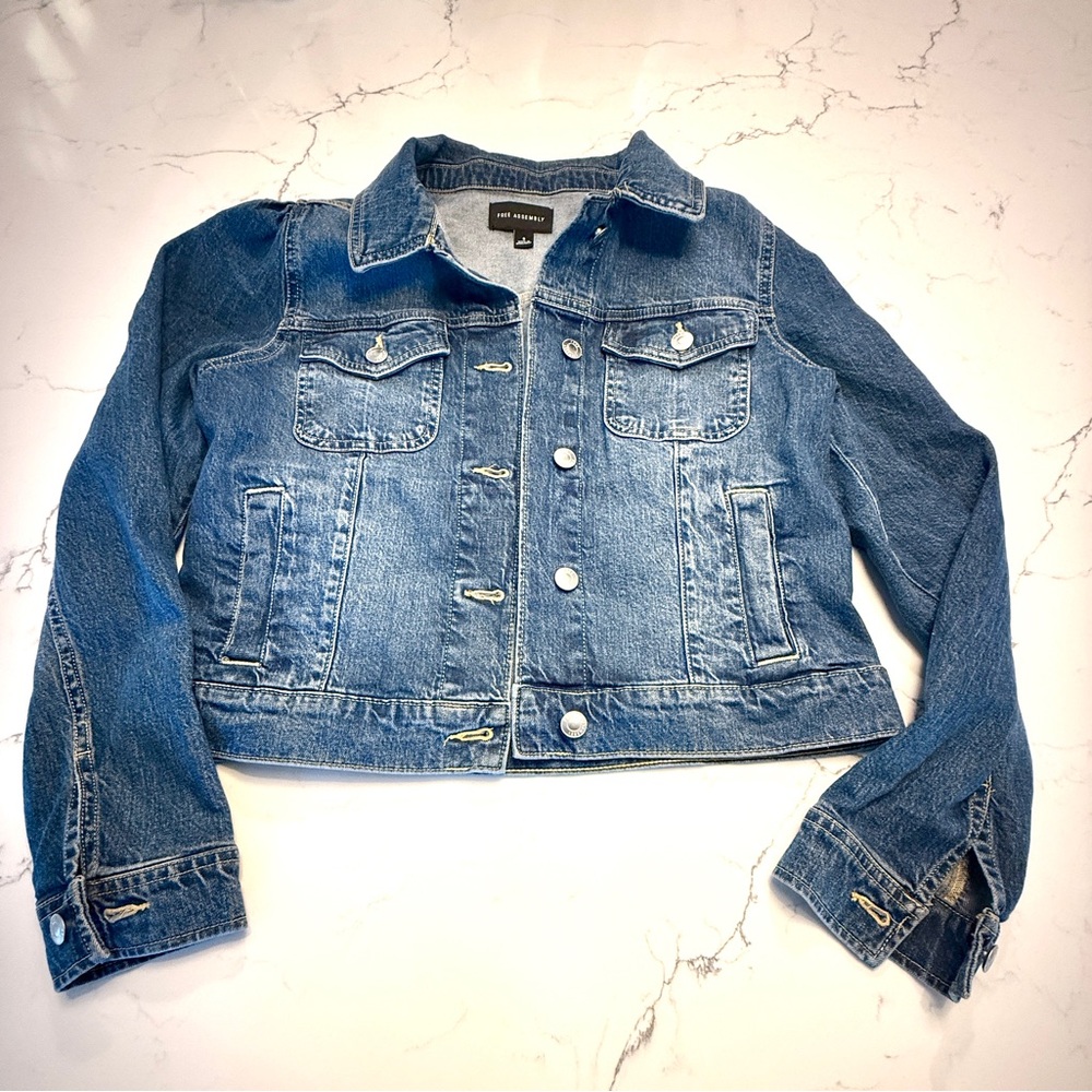 Women’s Medium Blue Denim Jacket